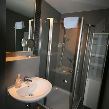 Im Erdgeschoss Mit Terrasse Fuer 2 Personen In Der Hafenstadt Sassnitz, Ostseekueste Sassnitz