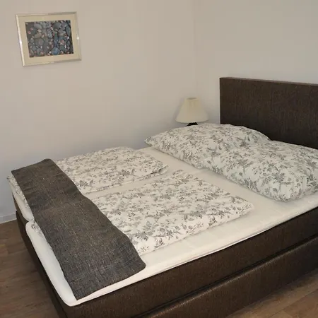 Im Erdgeschoss Mit Terrasse Fuer 2 Personen In Der Hafenstadt Sassnitz, Ostseekueste * Sassnitz